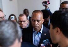 Jeffries Blindsided as 192 Democrats Vote Against Socialism